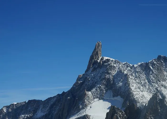 Aiguille Noire Otel 2*