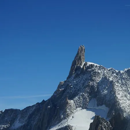 Aiguille Noire فندق 2*