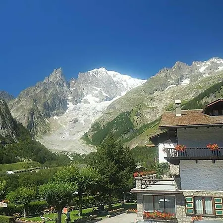 Aiguille Noire 2* Courmayeur