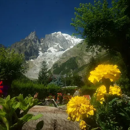 Aiguille Noire 2* كورمايور